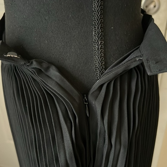 CLANE Black Pleated Midi Skirt Size XS - Picture 10 of 13